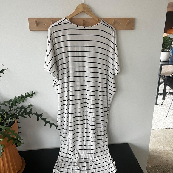 Dwell & Slumber - Picture 3 of 3